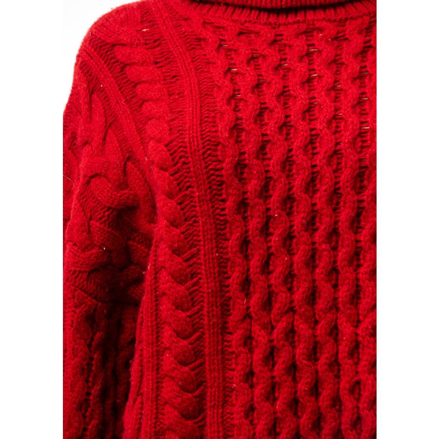 Pull col roulé torsadé rouge