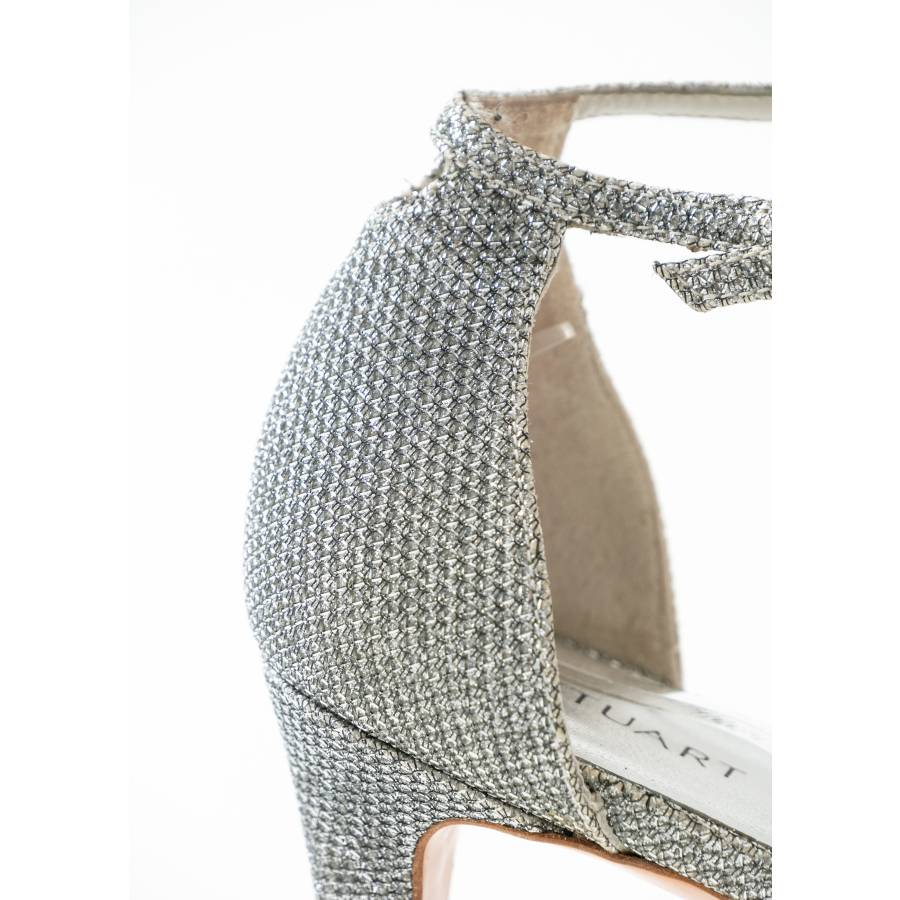 Silver pumps