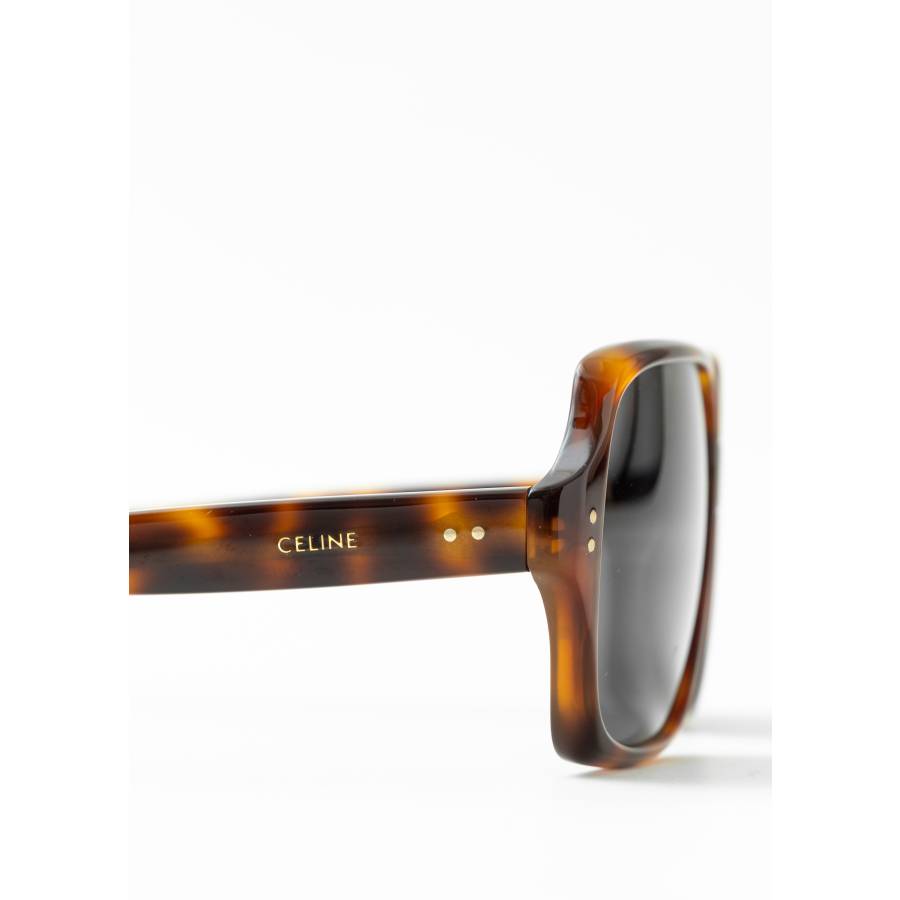 Lunettes de soleil marron