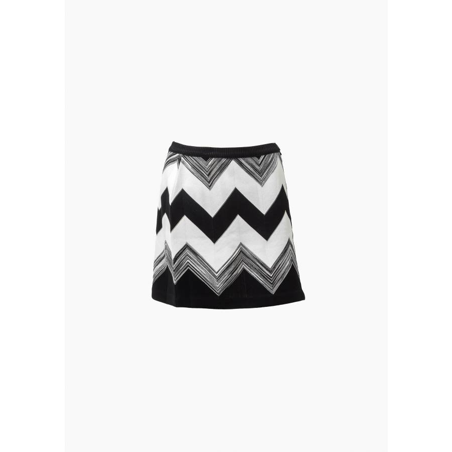 Black and white zigzag knit mini skirt