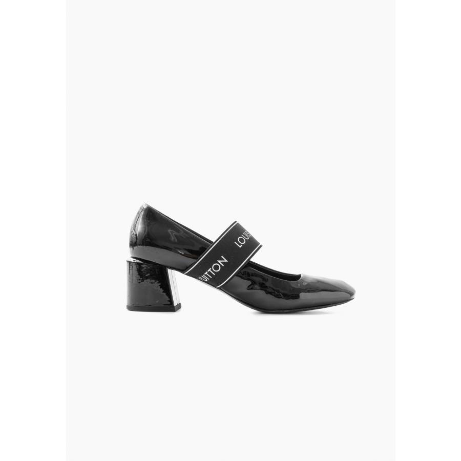 Mary Jane Pumps aus schwarzem Lackleder