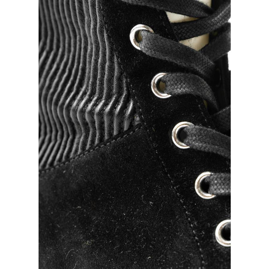 Martis model shoes in suede with lacing