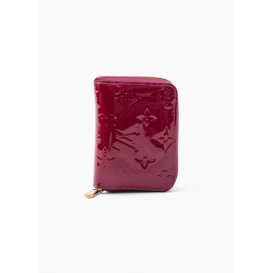 Zippy wallet in fuchsia patent leather