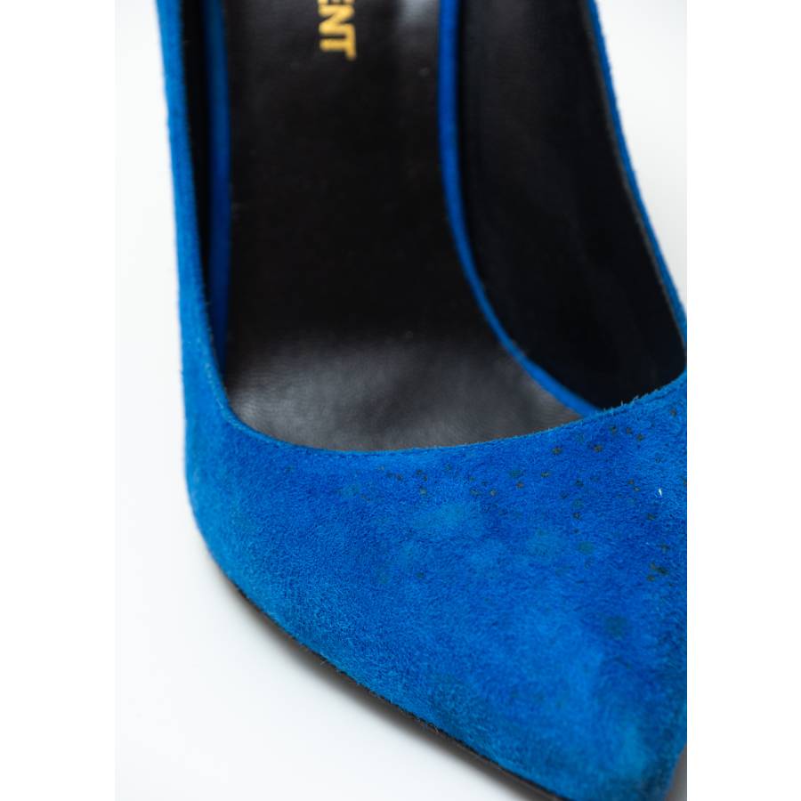 Suede pumps