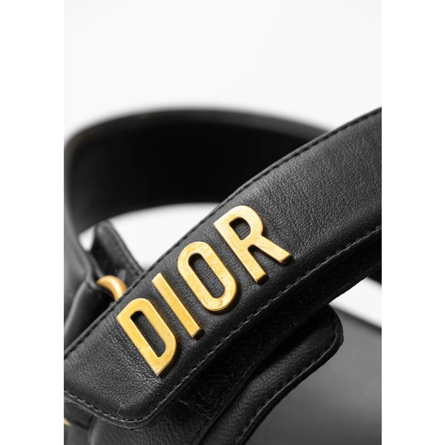 Dioract sandals in black leather