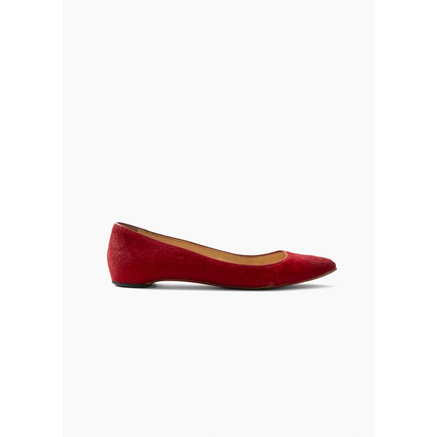 Flat red ballerinas