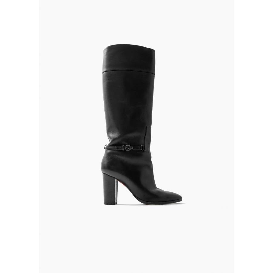 Bottes noires en cuir avec brides