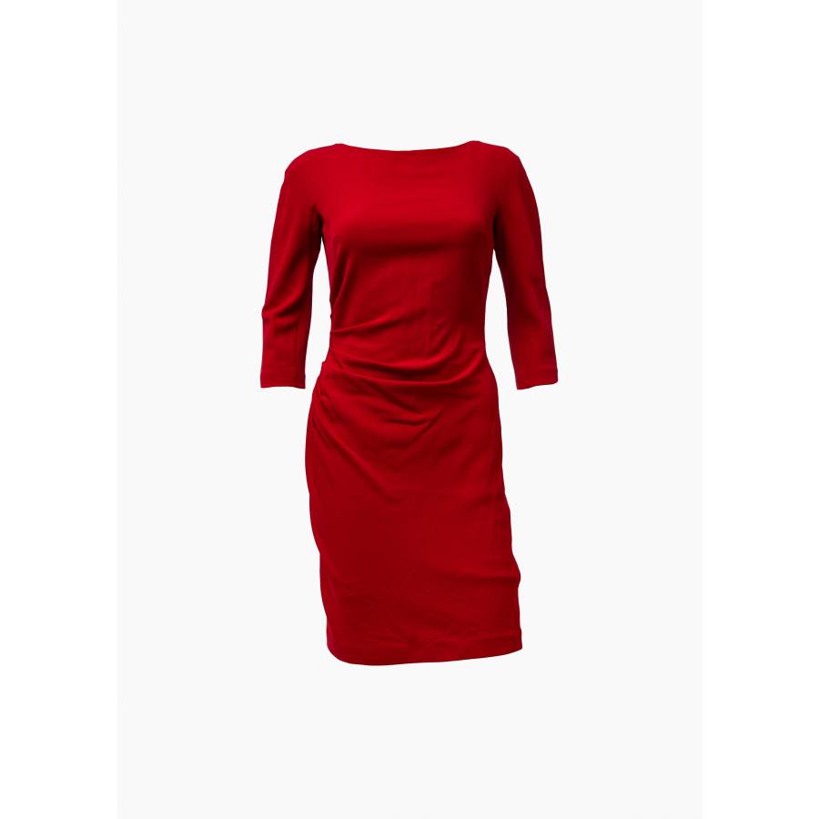 Rotes Kleid mit langen Ärmeln