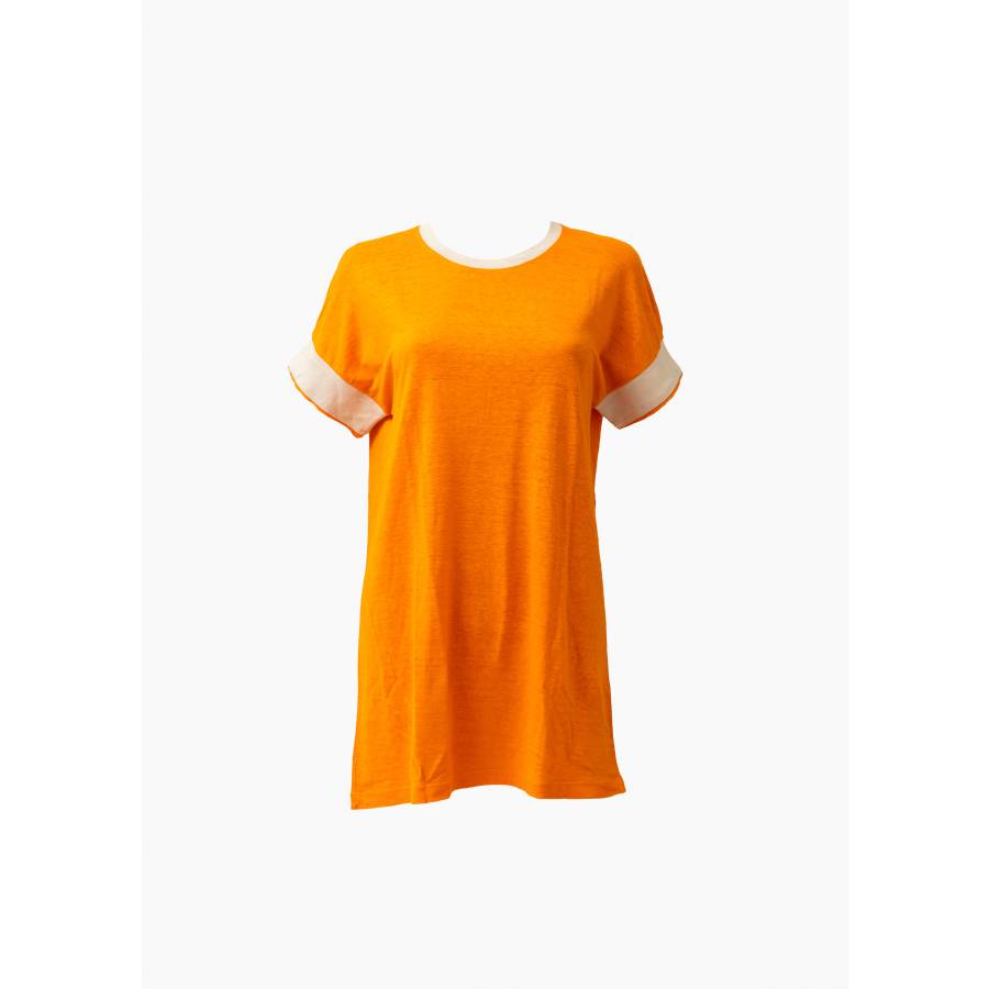 Orangefarbenes Kleid im T-Shirt-Stil