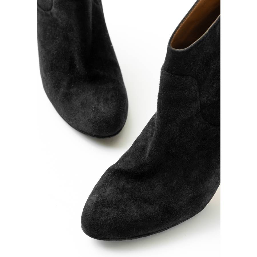 Black suede heeled boots