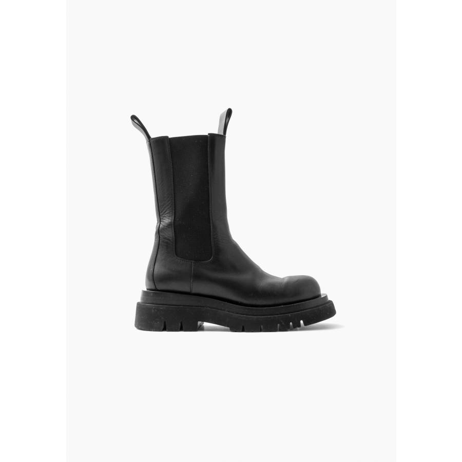 Lug boots in black leather