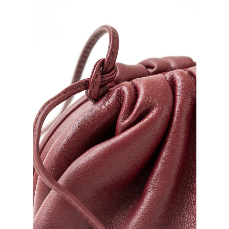 Sac Mini Pouch en cuir bordeaux