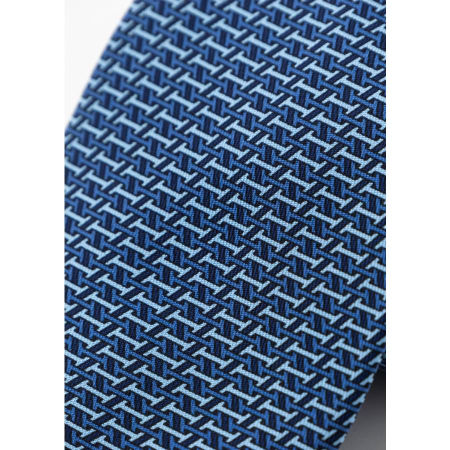 Silk tie in navy and sky blue H pattern