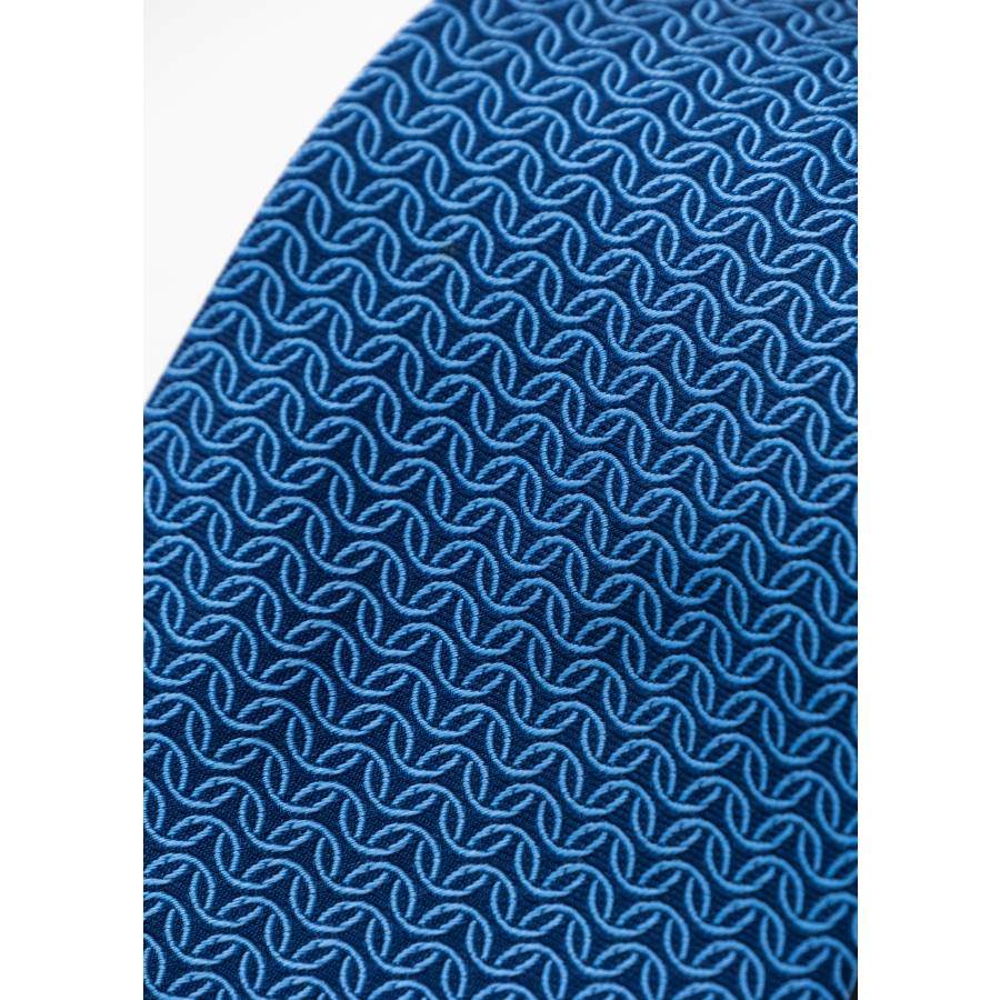 Navy tie with wave