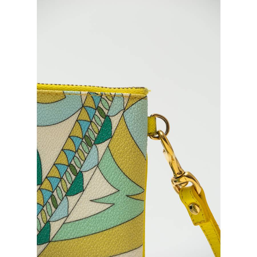 Pochette jaune et verte en cuir