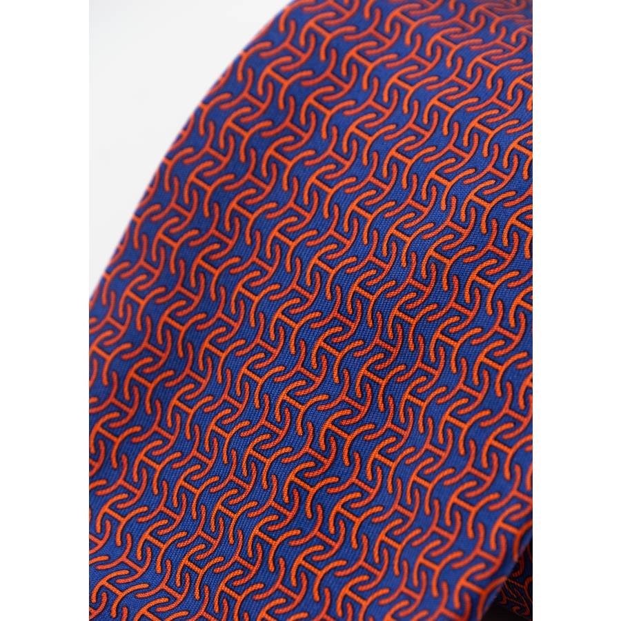 Navy blue and orange tie motif H