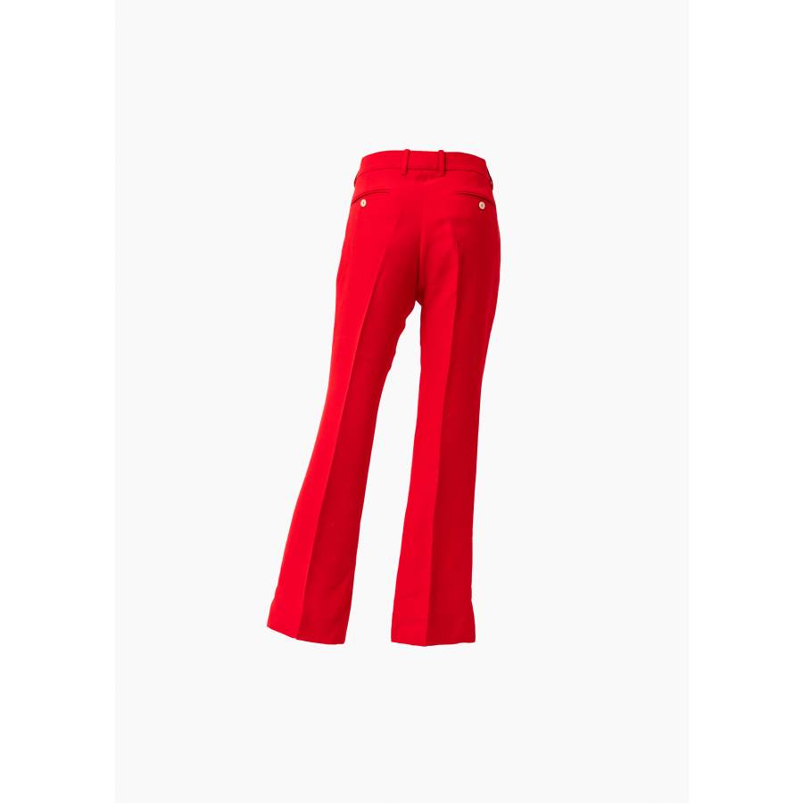 Red pegged pants