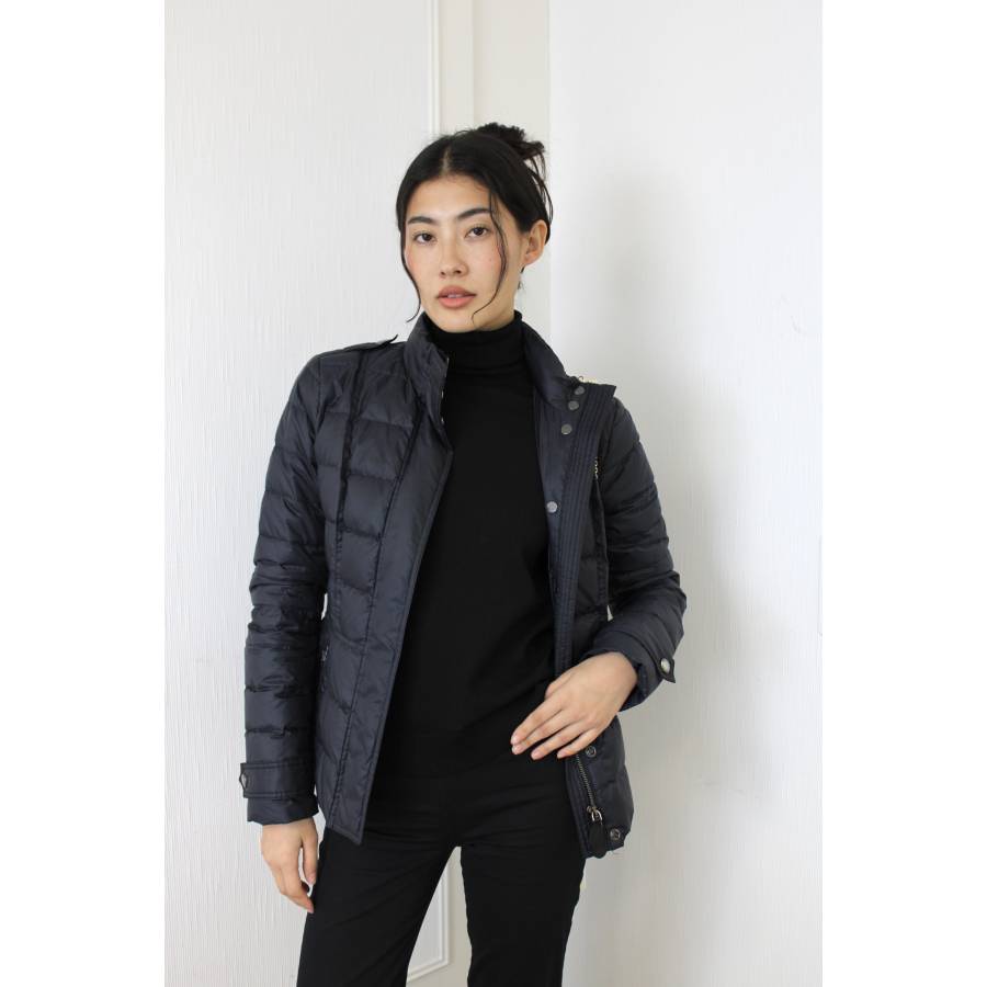 Short black down jacket