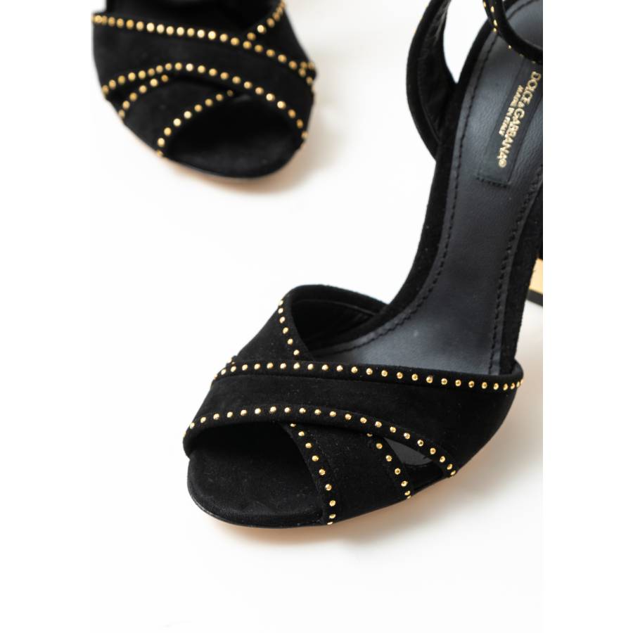 Black suede sandals with crystals and pearls