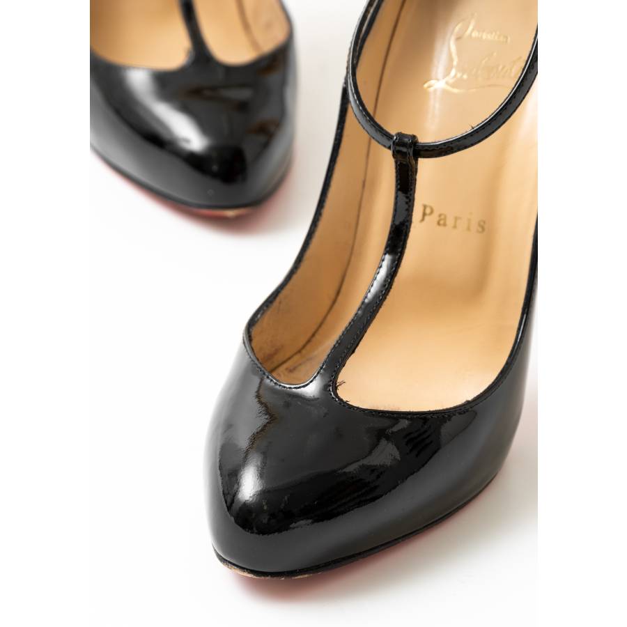 Patent leather pumps with heels