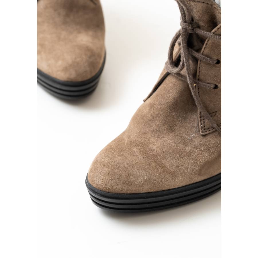 Taupe suede boots