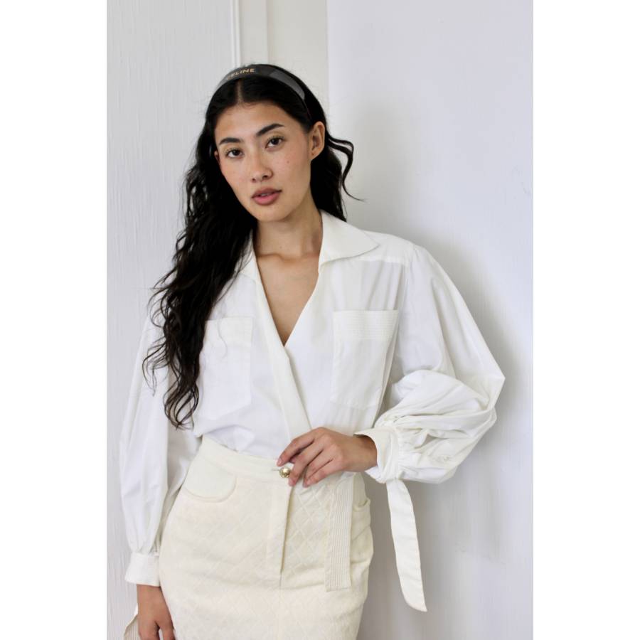 Weißes Hemd mit Puffärmeln