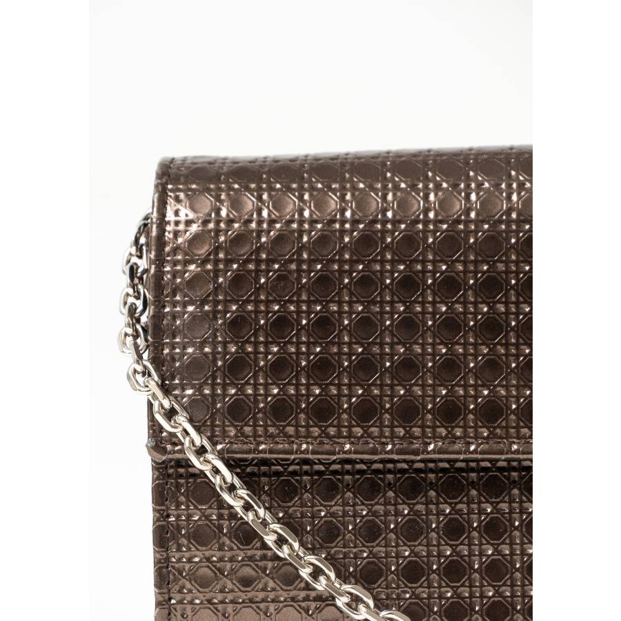 Pochette en cuir vernis marron