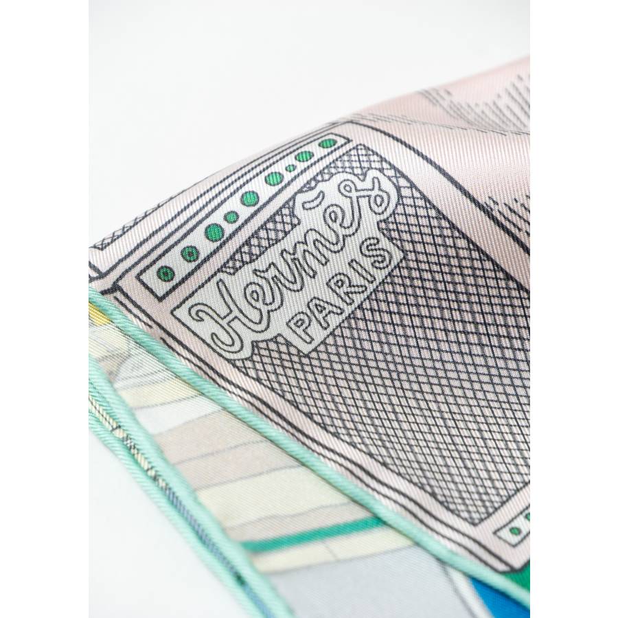 Echarpe en soie "Le Premier Champ Wow"