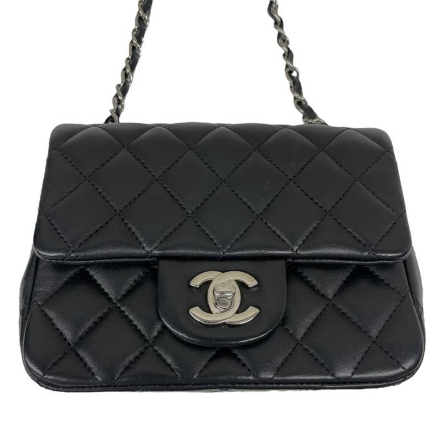 Timeless Mini Flap aus schwarzem Leder