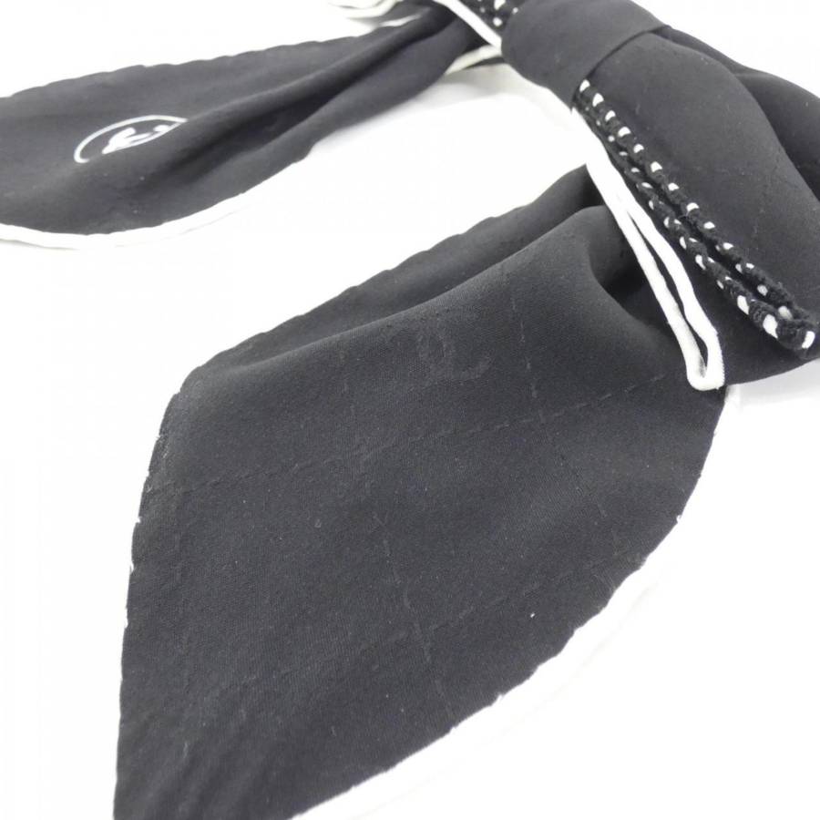 Noeud ruban en soie noir et blanc