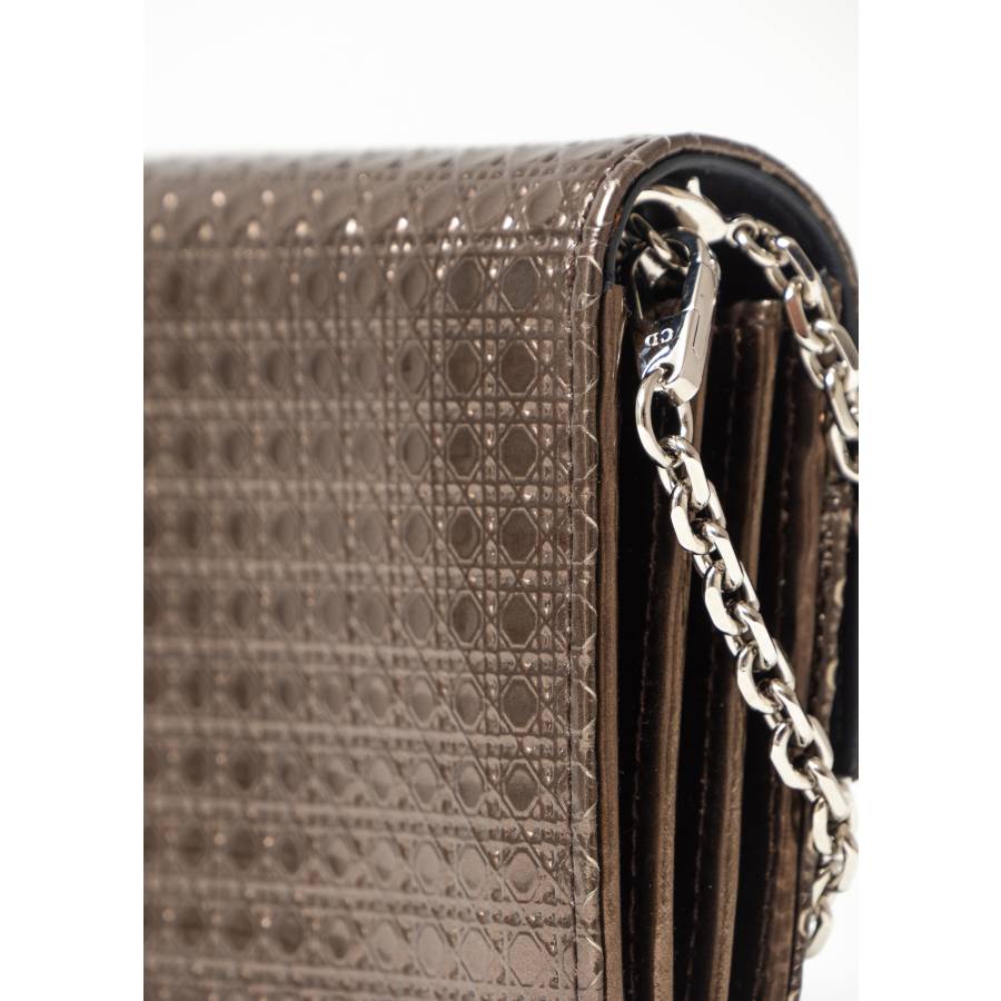 Pochette en cuir vernis marron