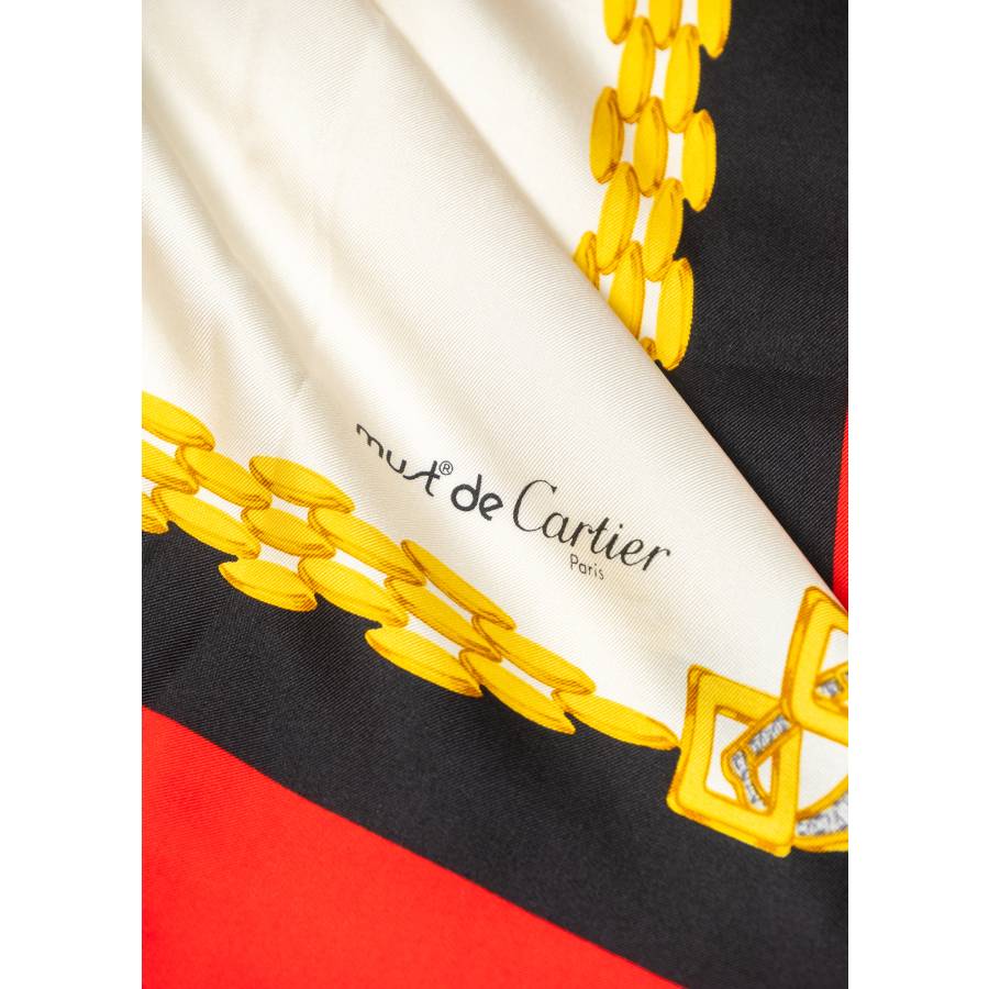 Carré en soie rouge, blanc et noir