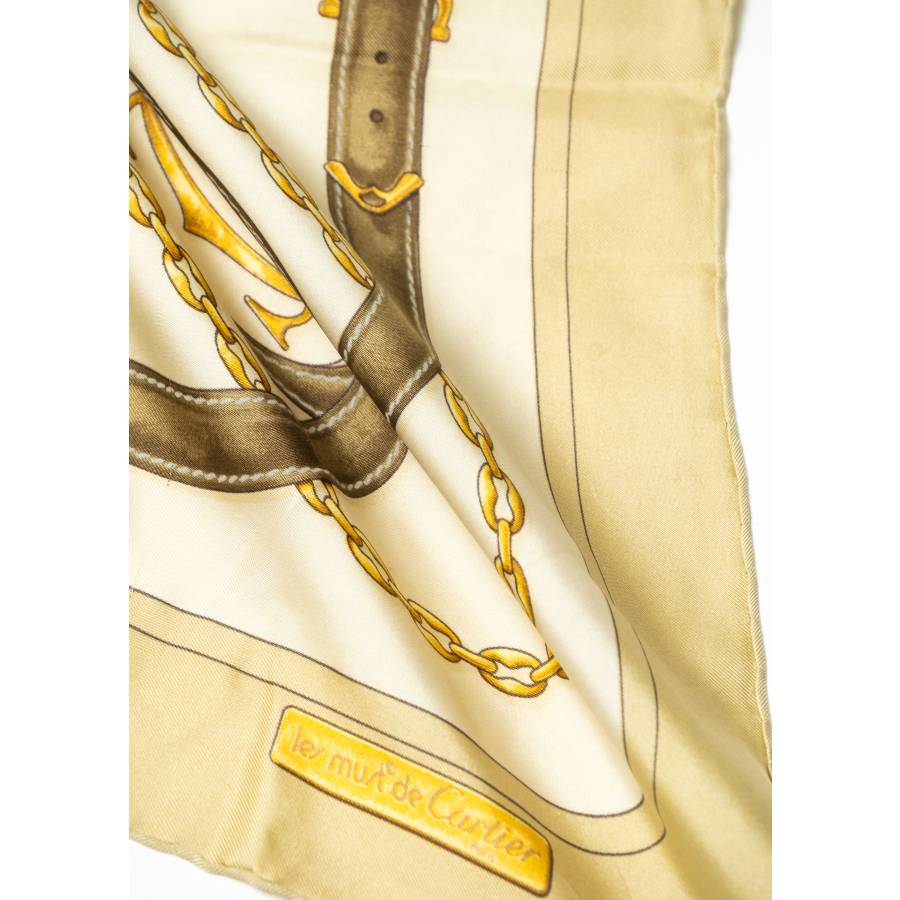 Carré en soie vert et beige