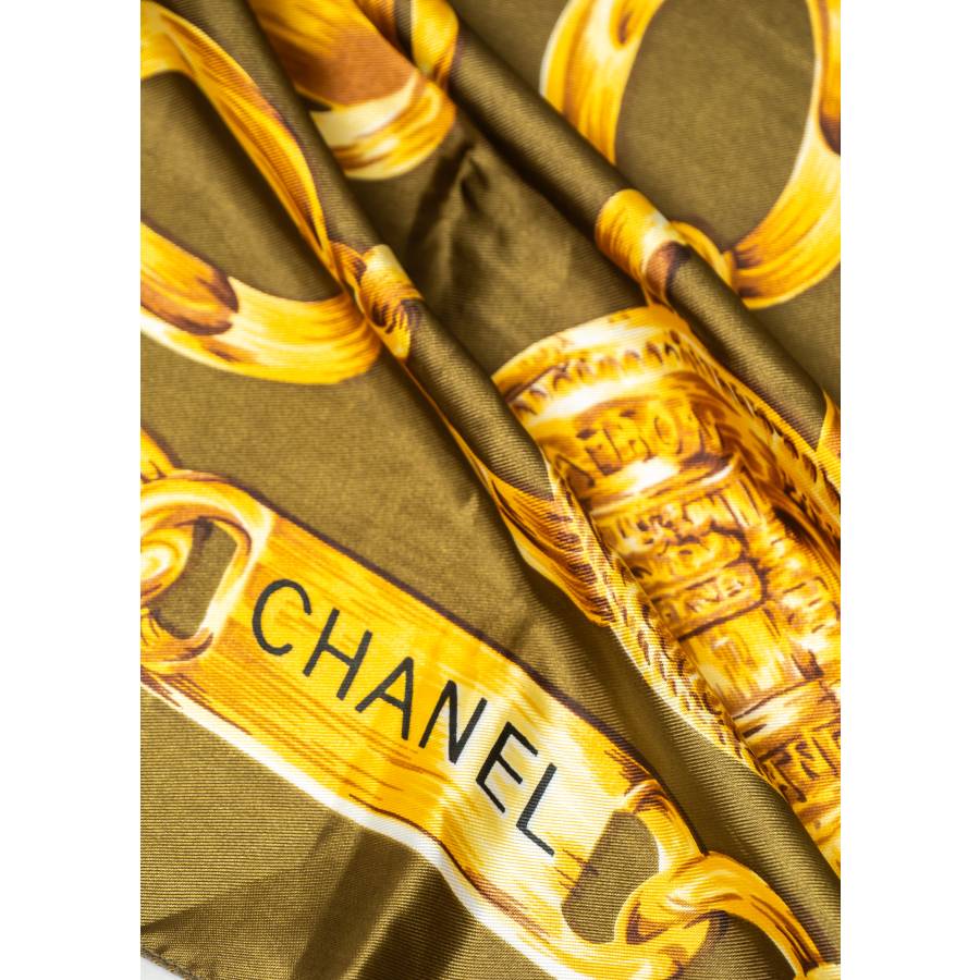 Carré en soie verte