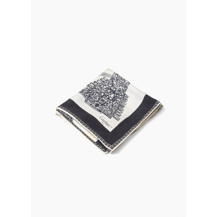 Carré de soie motif de bijoux de haute joaillerie