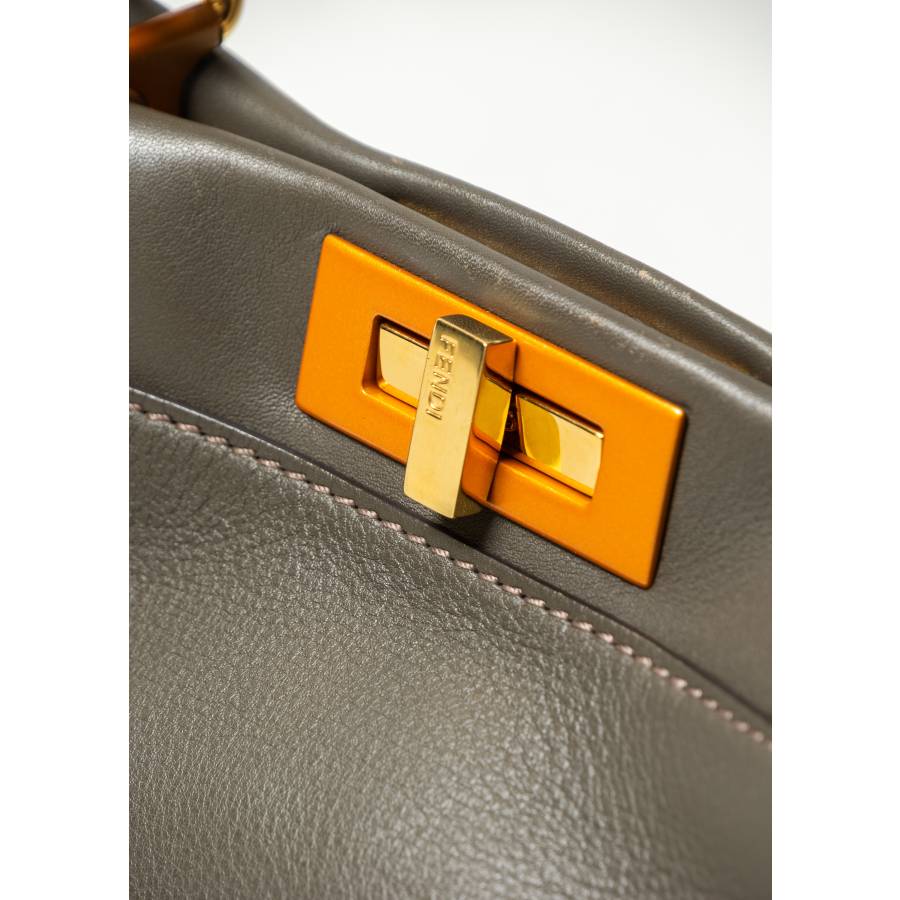 Sac Peekaboo Soft moyen format en cuir de veau gris
