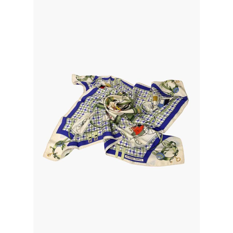 Carré 90 en soie blanc et bleu "Les voitures nouvelles"