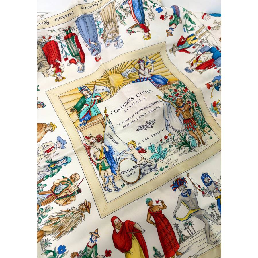 90 cm Seidenschal in Weiß "Costumes Civils“