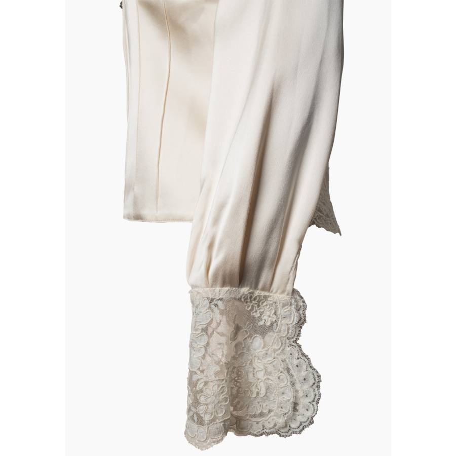 Chemise en soie et dentelle écrue