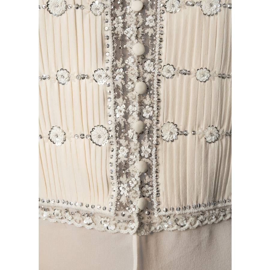 Chemisier écru en soie et perles