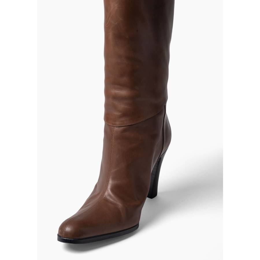 Bottes à talon en cuir marron