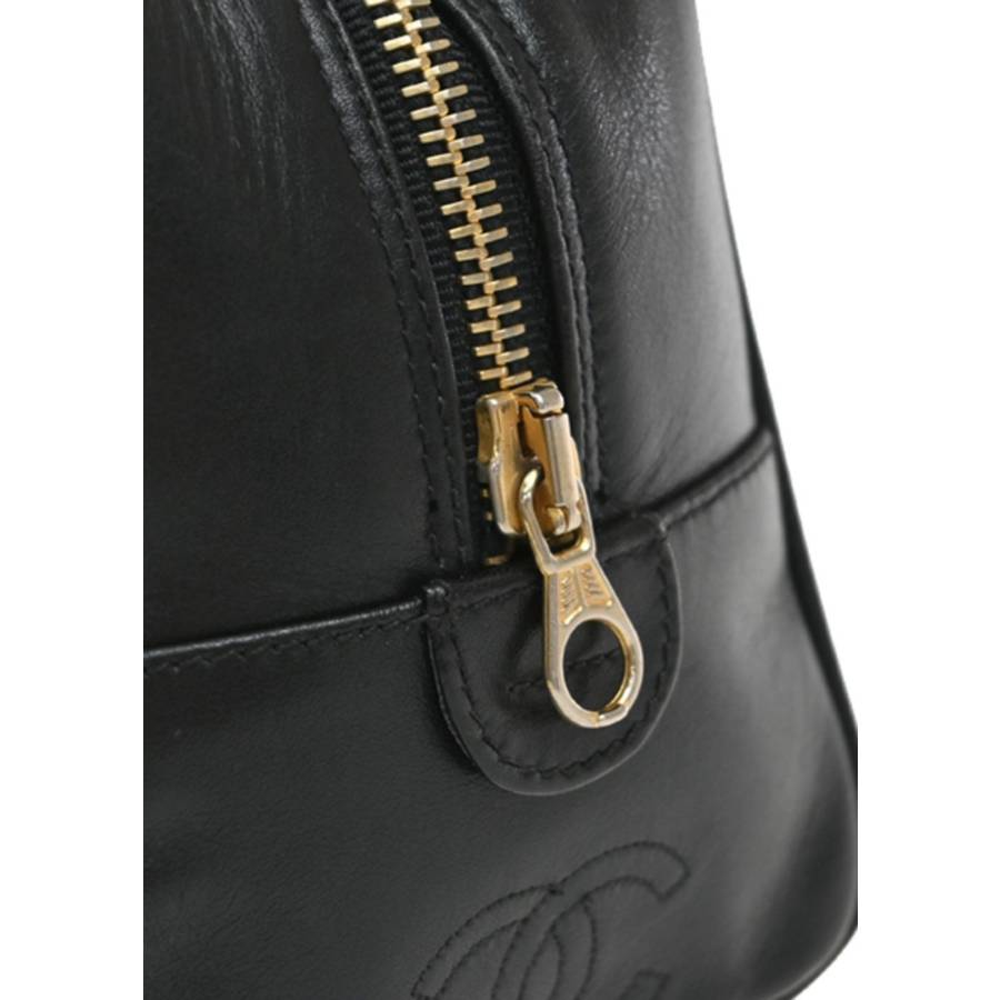 Pochette Camera Diamond CC en cuir caviar