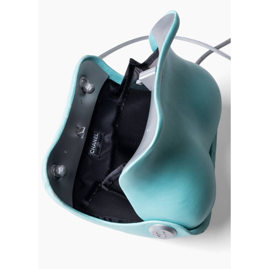 Sac Chanel Millennium en étui rigide bleu turquoise