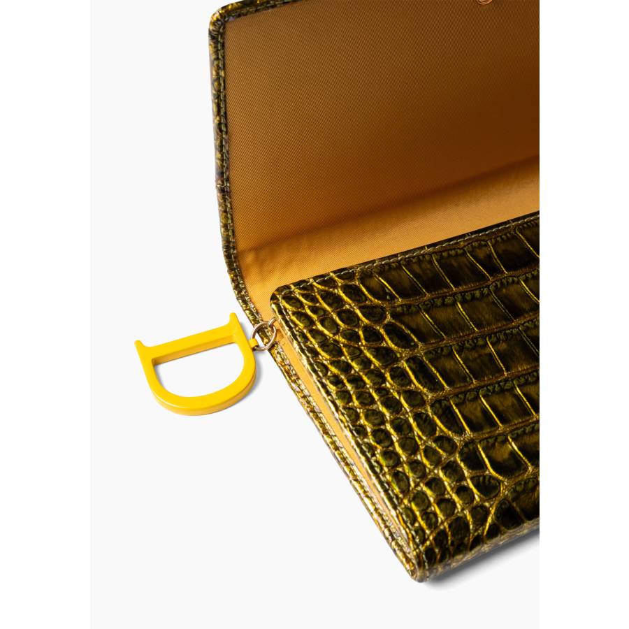 Vintage clutch in embossed crocodile leather, metallic yellow-green, with "D" clasp