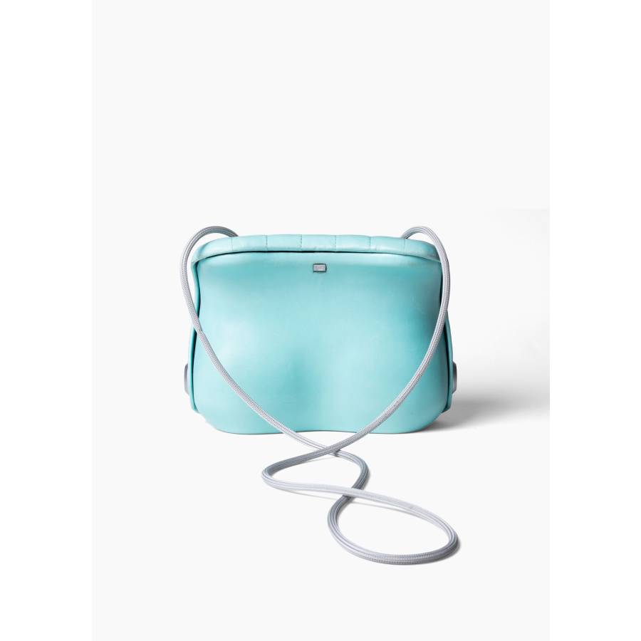 Sac Chanel Millennium en étui rigide bleu turquoise