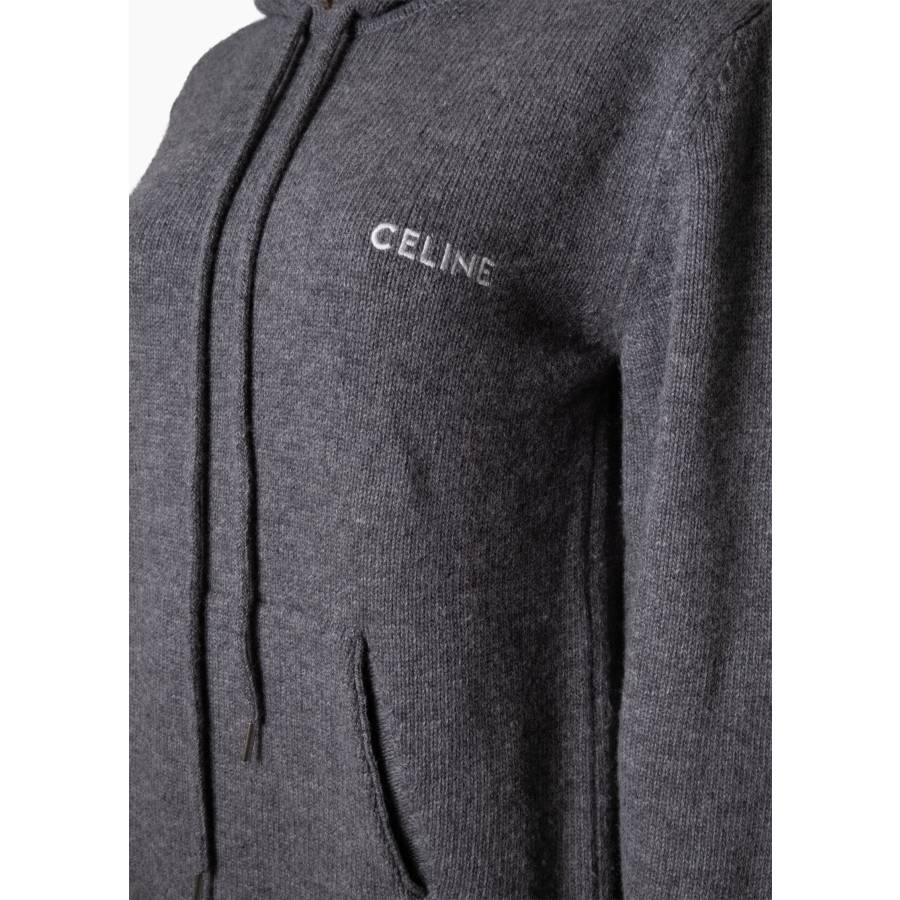 Grauer Kapuzenpullover aus Wolle