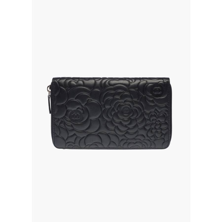 Portefeuille Camélia en cuir d’agneau noir embossé