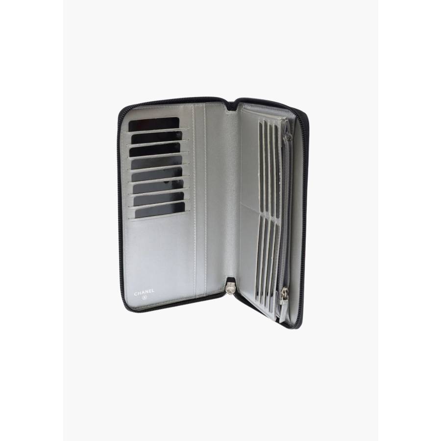 Portefeuille Camélia en cuir d’agneau noir embossé