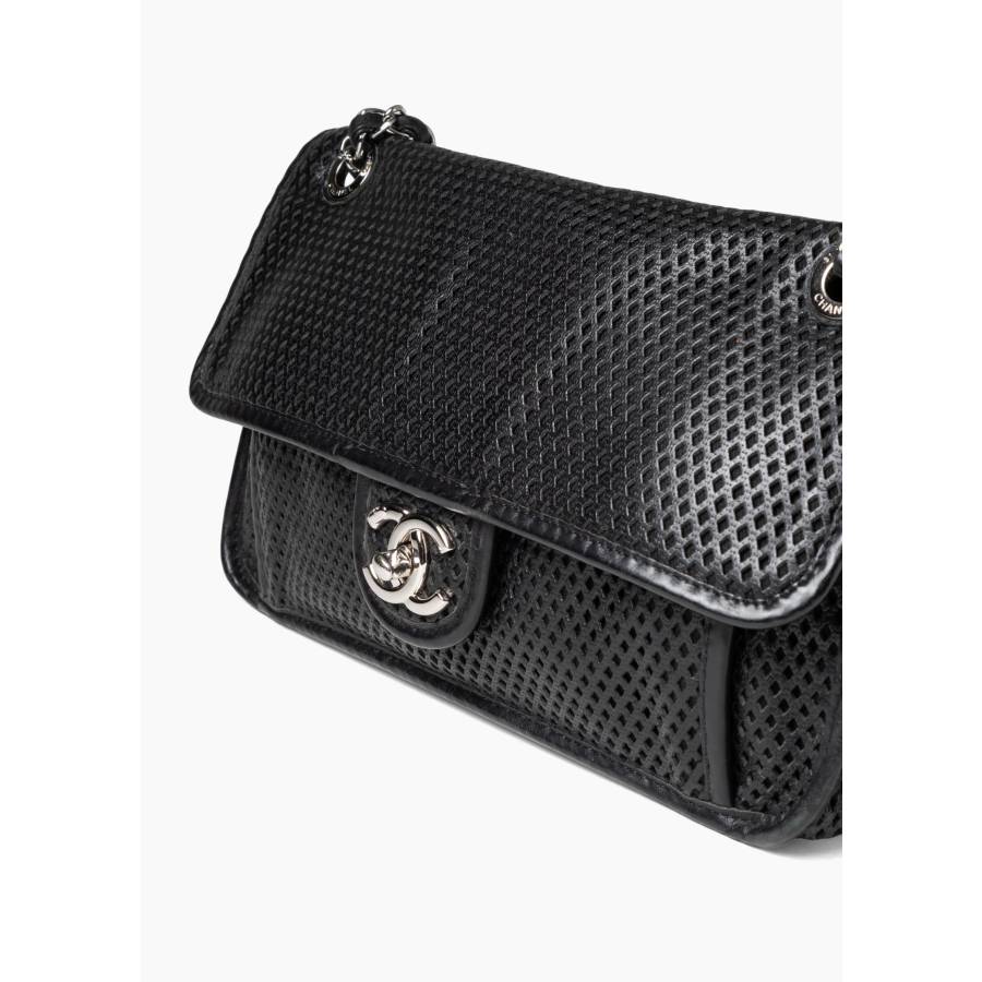 “Up In The Air” flap bag