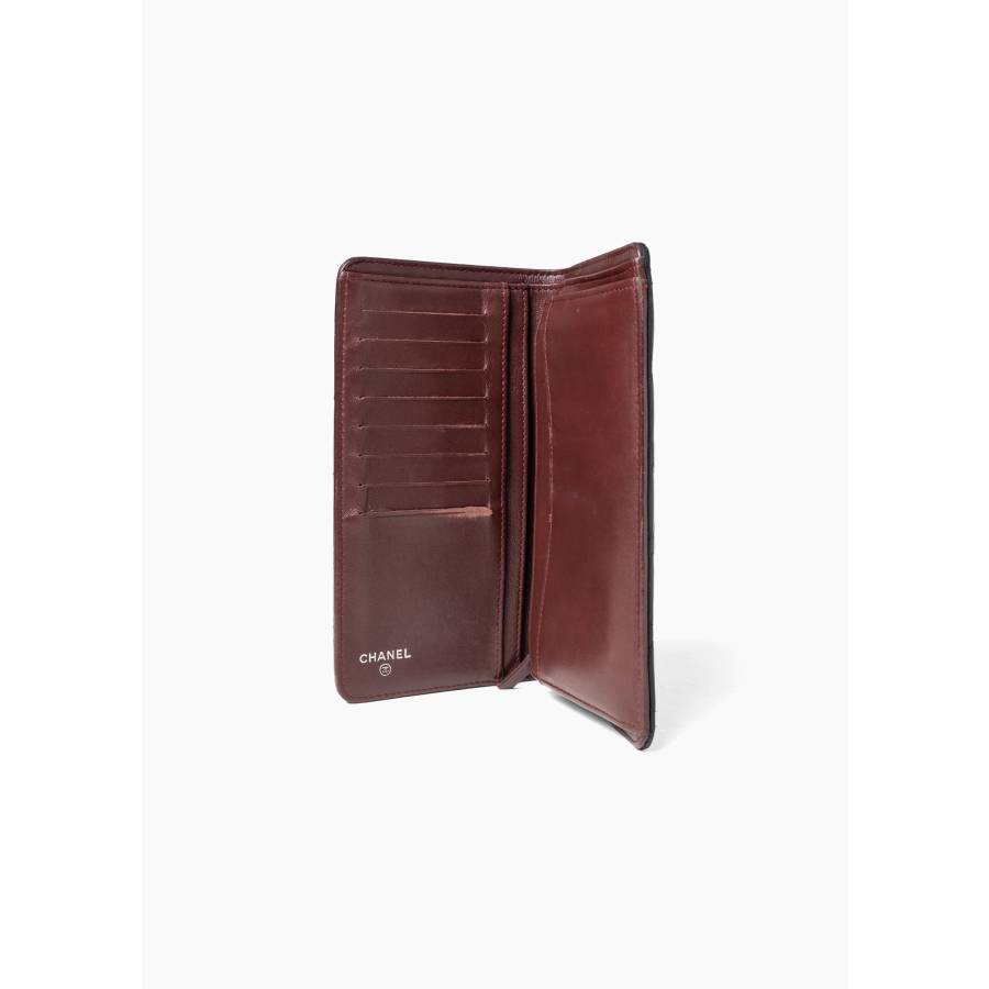 Portefeuille classique en cuir matelassé noir